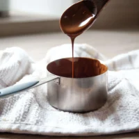 preparing-drinking-chocolate-on-stovetop_2048x.jpg geriamas sokoladas_2